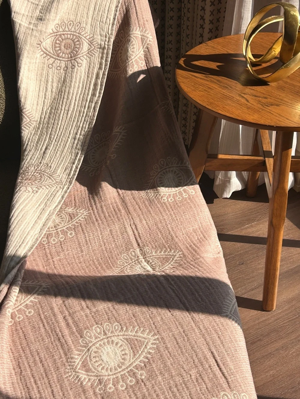 Eyes 100% Organic Woven Cotton Blanket Towel Wrap Taupe + Cream NEW